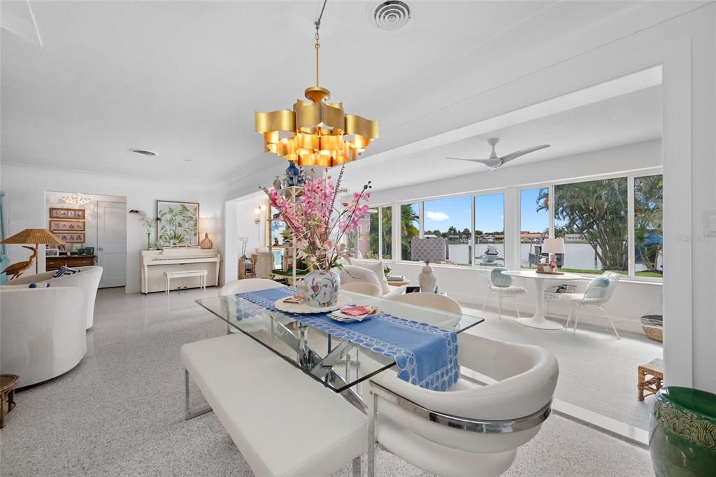 En Venta: $1,295,000 (2 camas, 2 baños, 1986 Pies cuadrados)