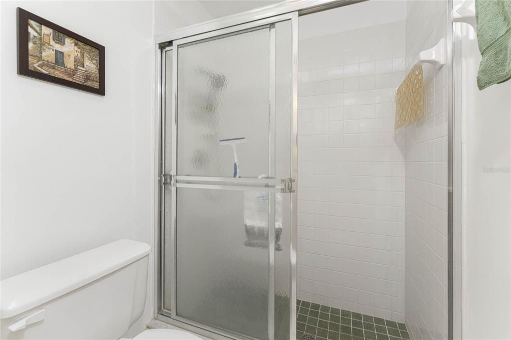 На продажу: $209,900 (2 спален, 2 ванн, 1327 Квадратных фут)