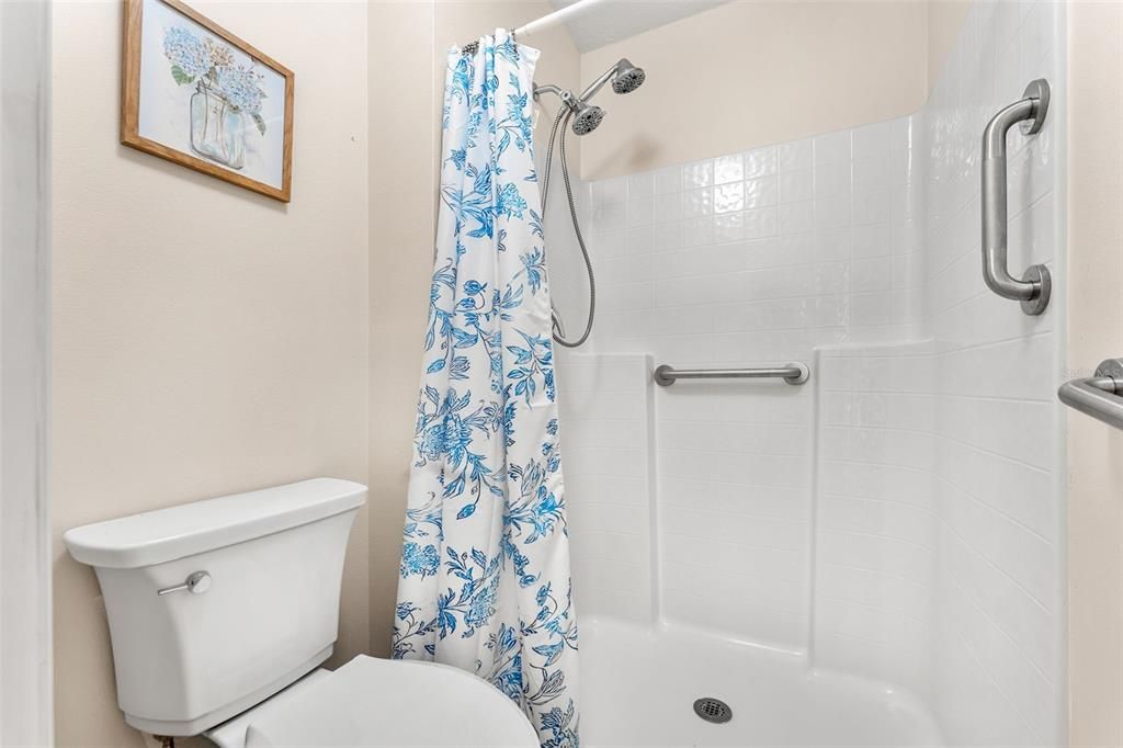 For Sale: $380,000 (3 beds, 2 baths, 1874 Square Feet)