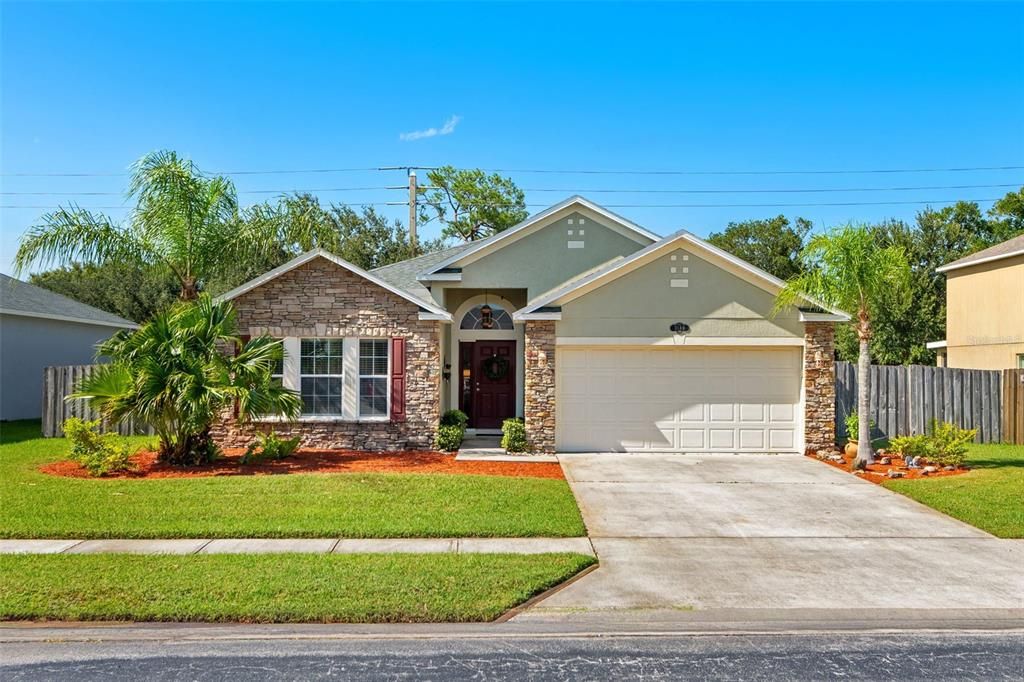 For Sale: $380,000 (3 beds, 2 baths, 1874 Square Feet)