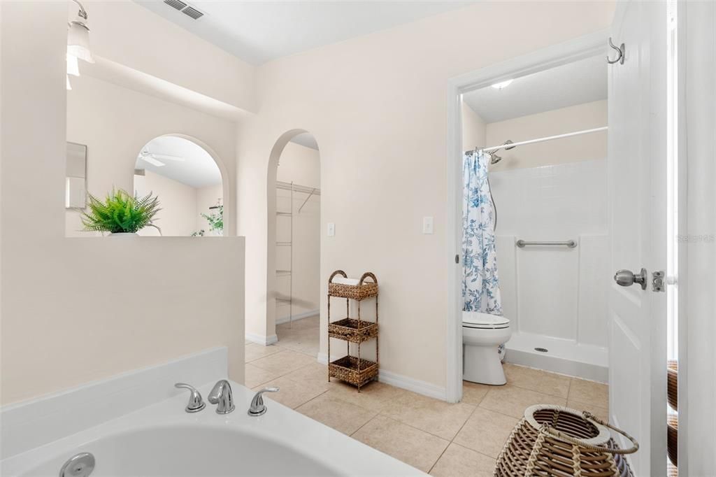 For Sale: $380,000 (3 beds, 2 baths, 1874 Square Feet)