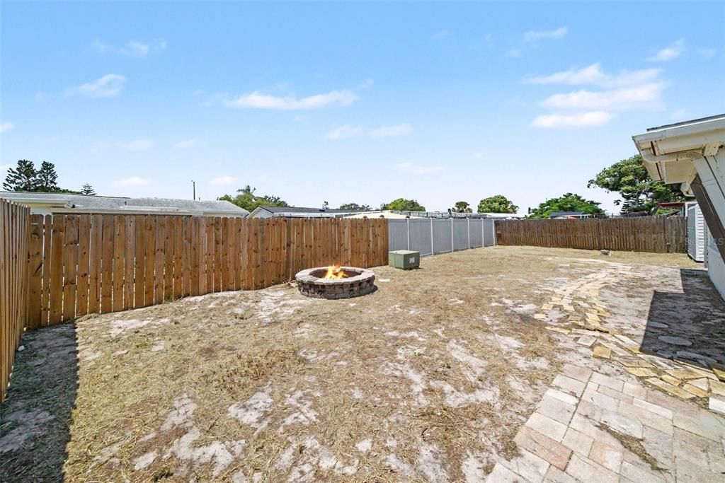 For Sale: $190,000 (3 beds, 2 baths, 1068 Square Feet)