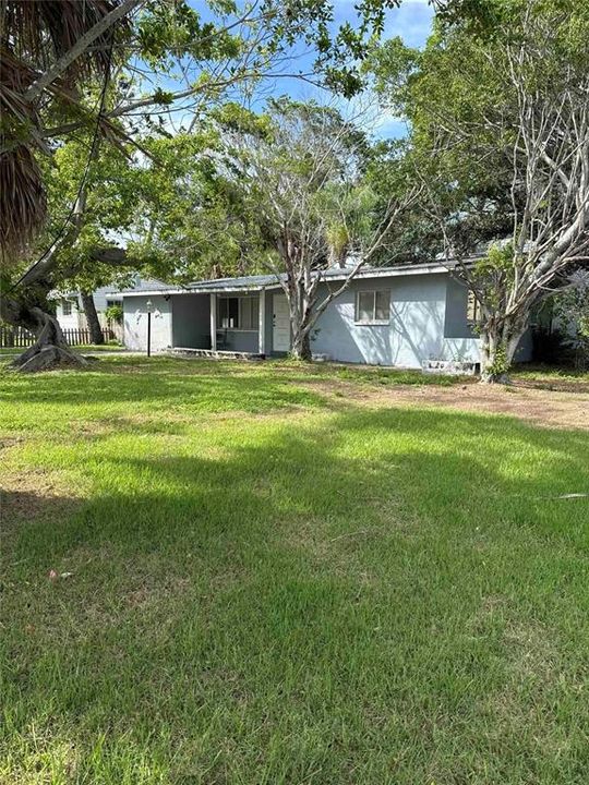For Sale: $359,000 (3 beds, 3 baths, 1115 Square Feet)