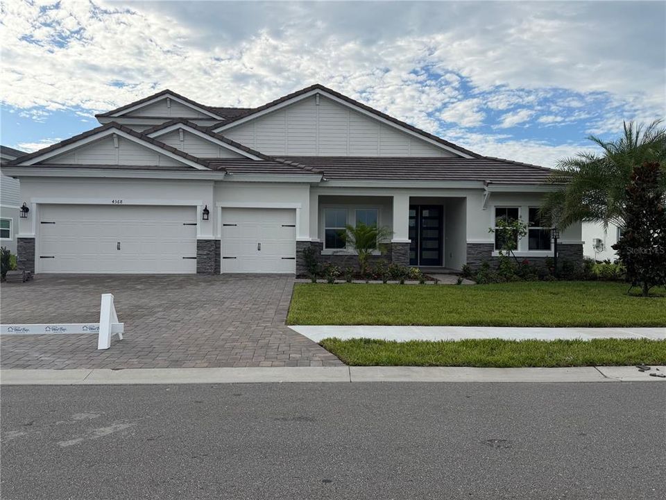 Recently Sold: $1,484,698 (5 beds, 4 baths, 3928 Square Feet)