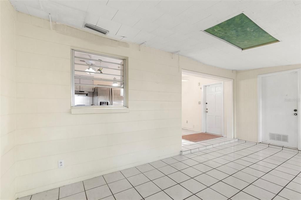 En Venta: $294,895 (3 camas, 1 baños, 1233 Pies cuadrados)