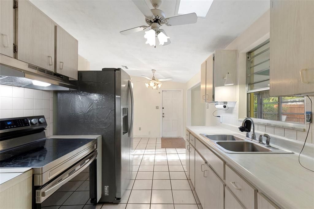 En Venta: $294,895 (3 camas, 1 baños, 1233 Pies cuadrados)