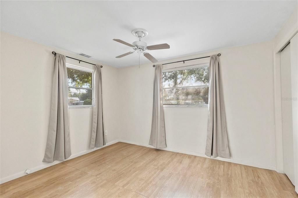 En Venta: $294,895 (3 camas, 1 baños, 1233 Pies cuadrados)