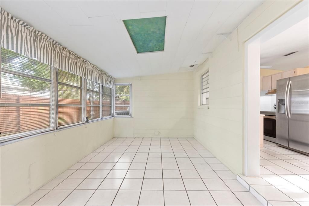 En Venta: $294,895 (3 camas, 1 baños, 1233 Pies cuadrados)