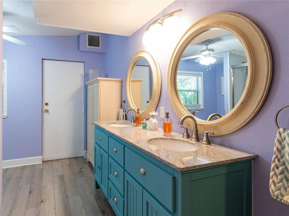 На продажу: $335,000 (3 спален, 2 ванн, 1500 Квадратных фут)