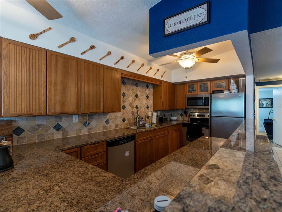 На продажу: $335,000 (3 спален, 2 ванн, 1500 Квадратных фут)