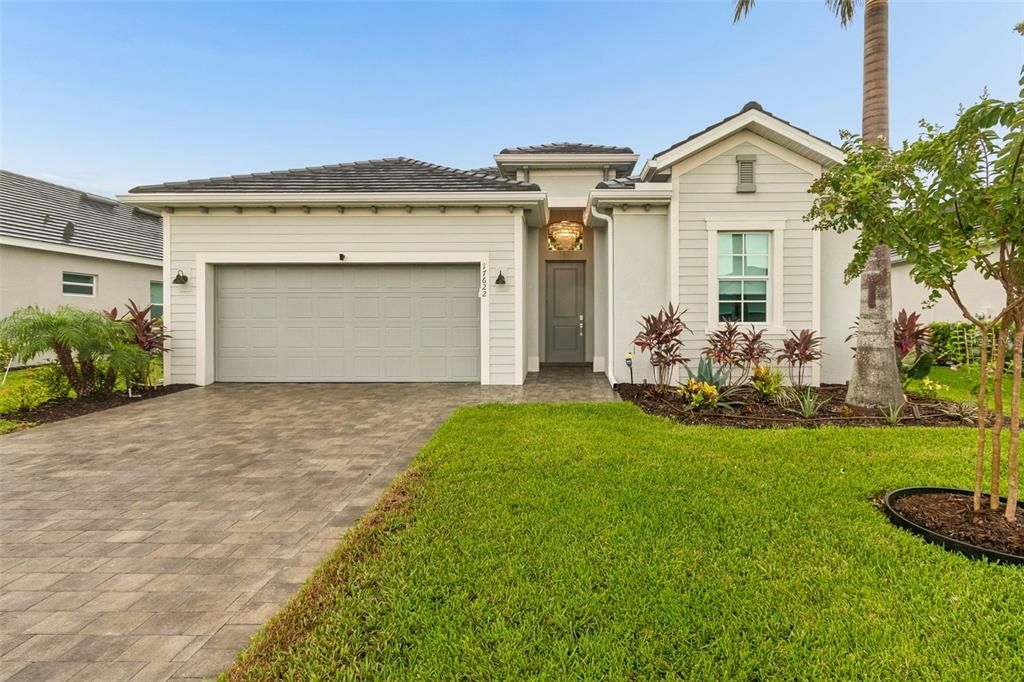 For Sale: $699,900 (3 beds, 3 baths, 2248 Square Feet)