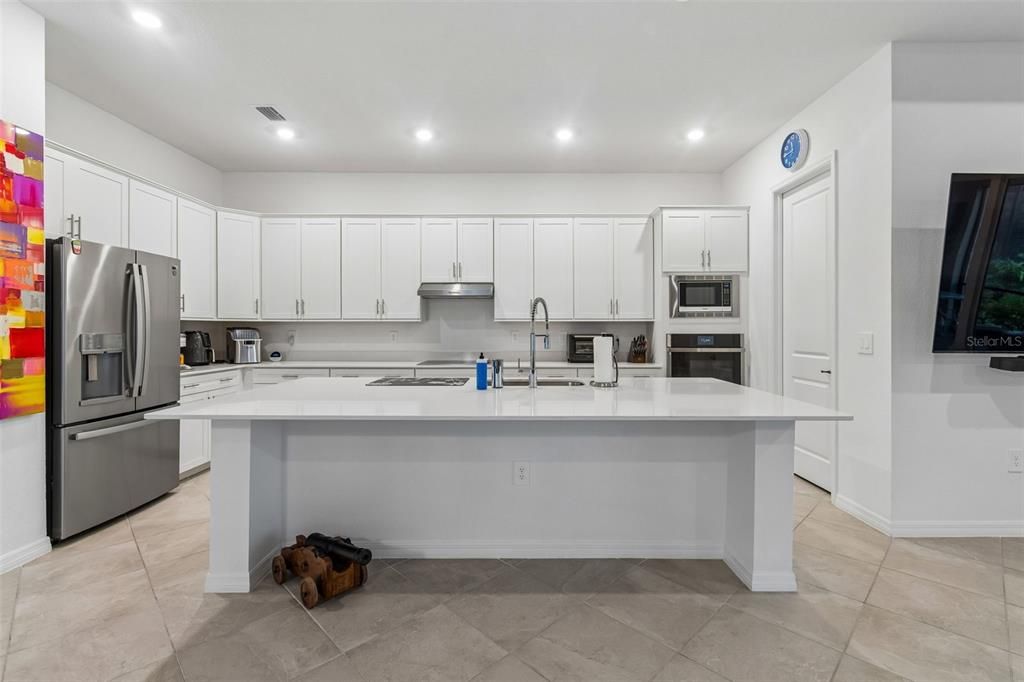 For Sale: $699,900 (3 beds, 3 baths, 2248 Square Feet)