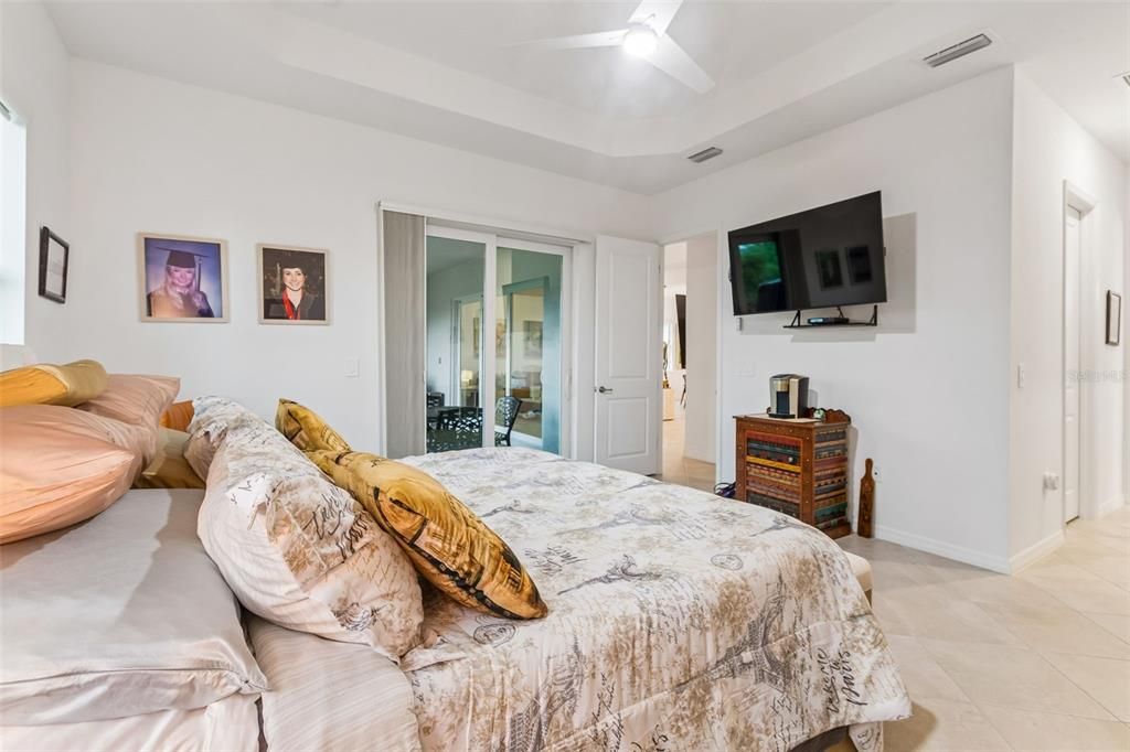 For Sale: $699,900 (3 beds, 3 baths, 2248 Square Feet)