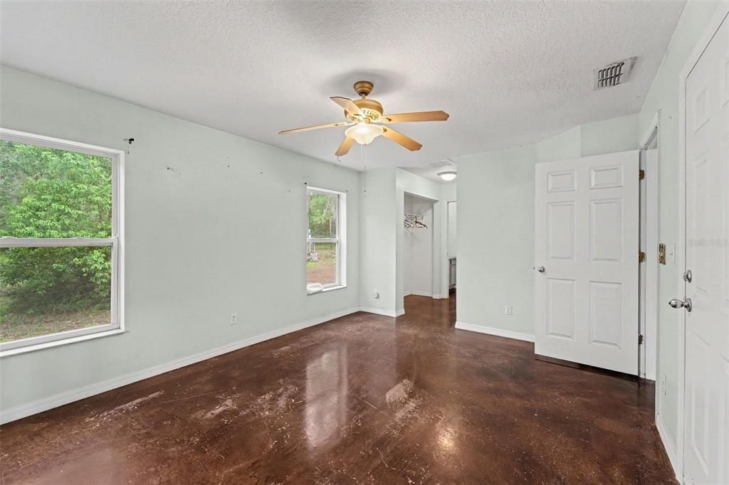 For Sale: $550,000 (2 beds, 2 baths, 1200 Square Feet)