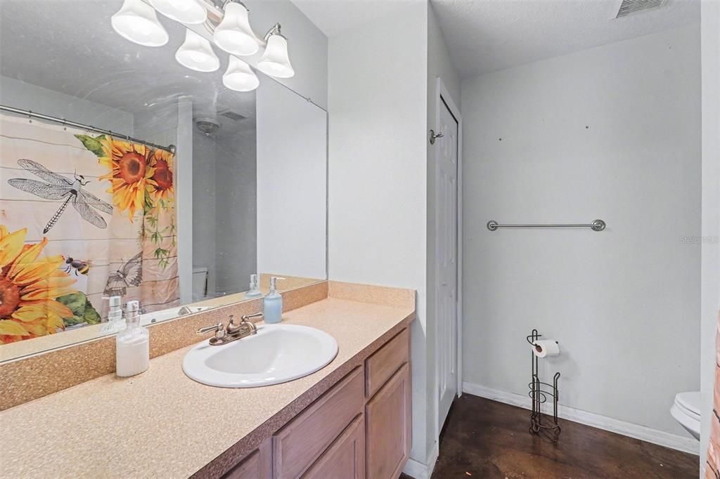 For Sale: $550,000 (2 beds, 2 baths, 1200 Square Feet)