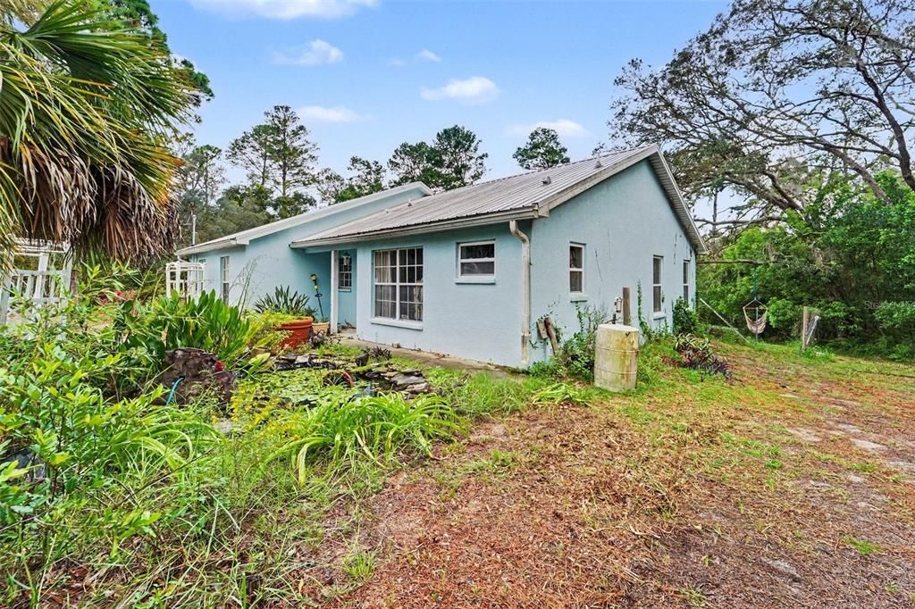 For Sale: $550,000 (2 beds, 2 baths, 1200 Square Feet)