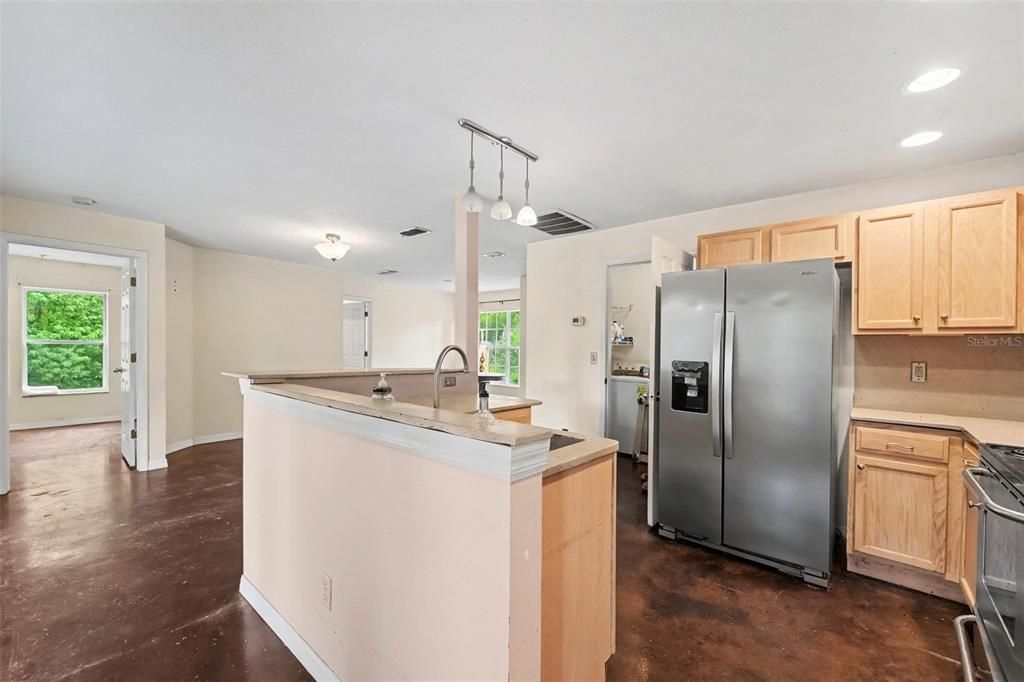 For Sale: $550,000 (2 beds, 2 baths, 1200 Square Feet)