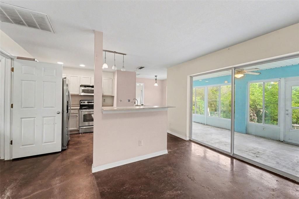 For Sale: $550,000 (2 beds, 2 baths, 1200 Square Feet)