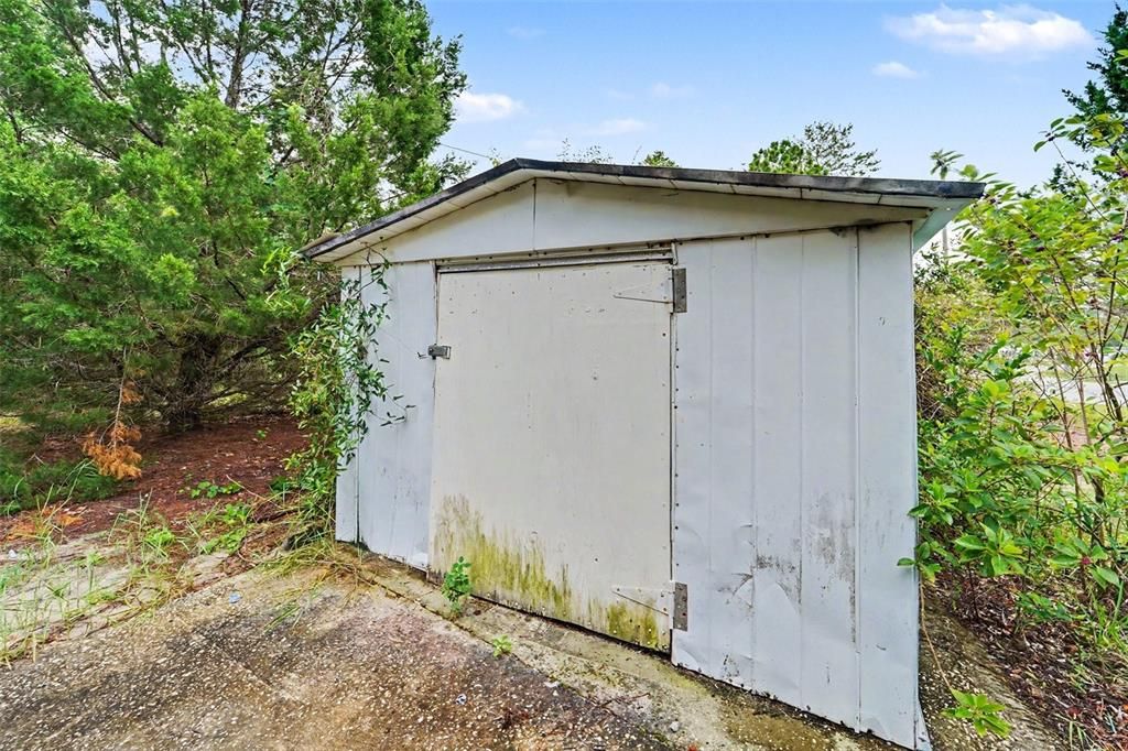 For Sale: $550,000 (2 beds, 2 baths, 1200 Square Feet)