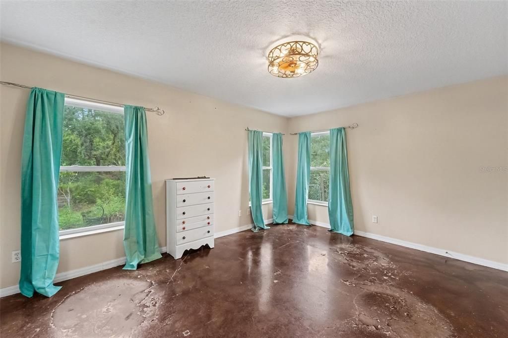 For Sale: $550,000 (2 beds, 2 baths, 1200 Square Feet)