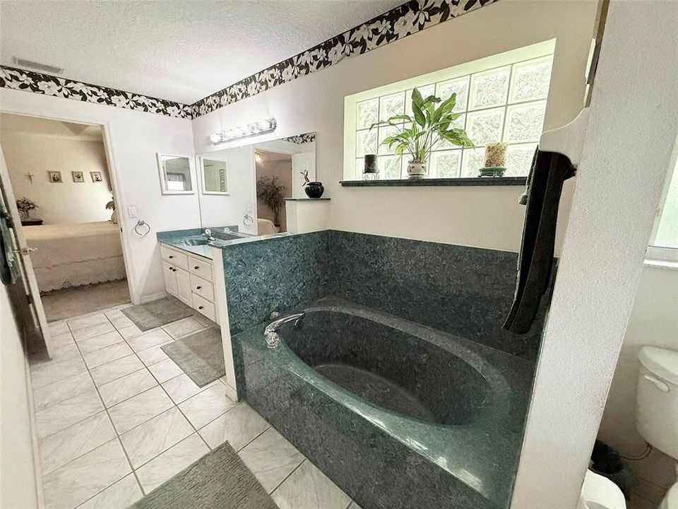 For Sale: $635,000 (3 beds, 2 baths, 1966 Square Feet)