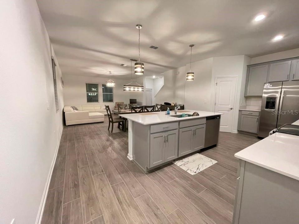 For Sale: $389,900 (3 beds, 2 baths, 1802 Square Feet)