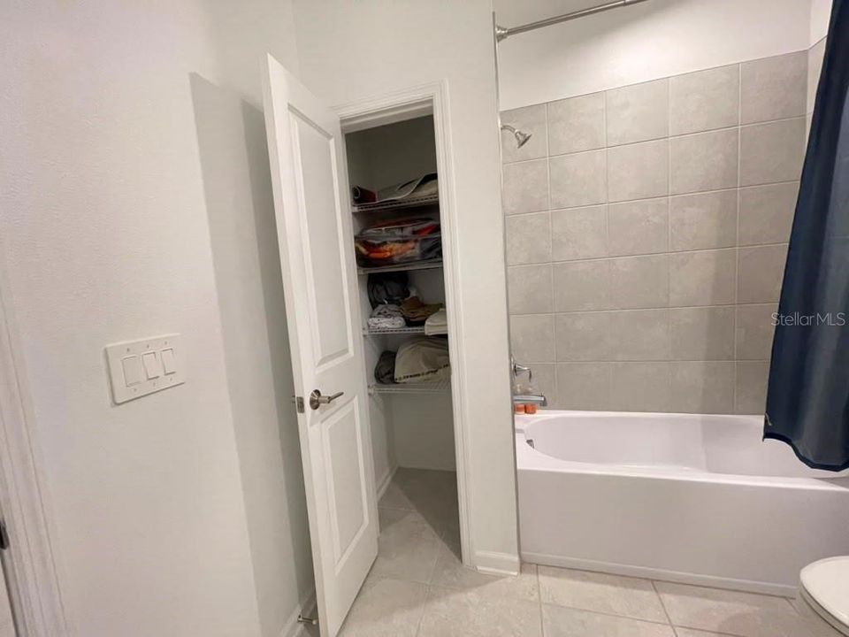 For Sale: $389,900 (3 beds, 2 baths, 1802 Square Feet)