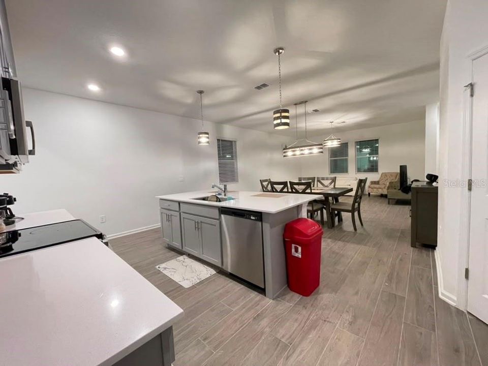 For Sale: $389,900 (3 beds, 2 baths, 1802 Square Feet)