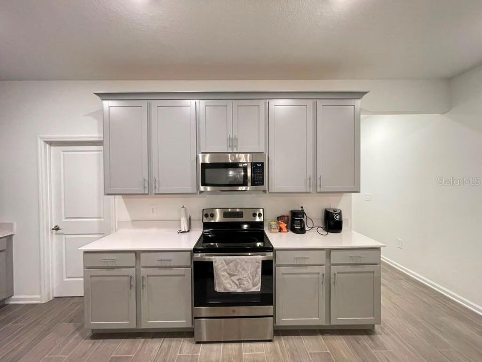 For Sale: $389,900 (3 beds, 2 baths, 1802 Square Feet)