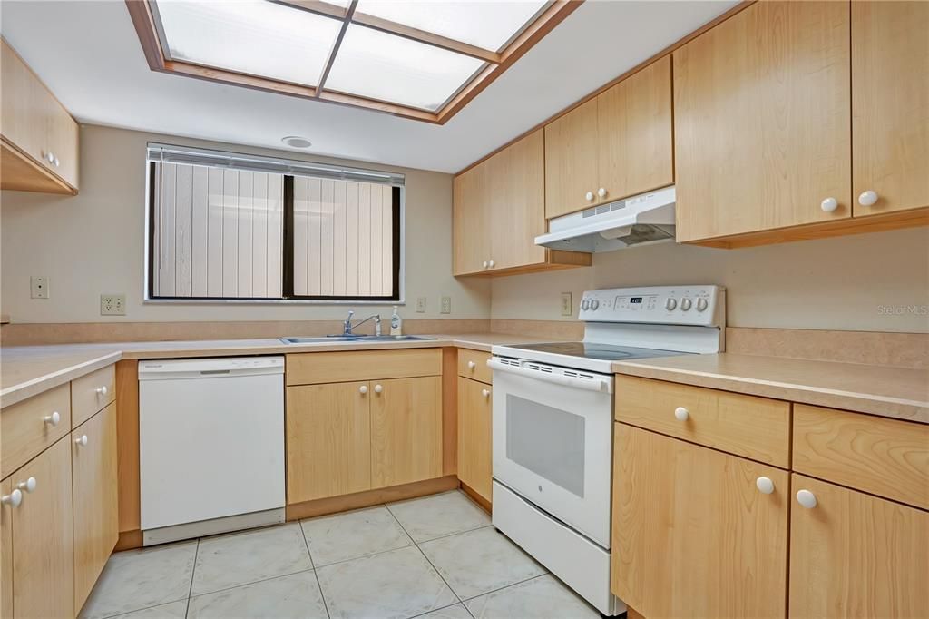 En Venta: $475,000 (3 camas, 2 baños, 1356 Pies cuadrados)