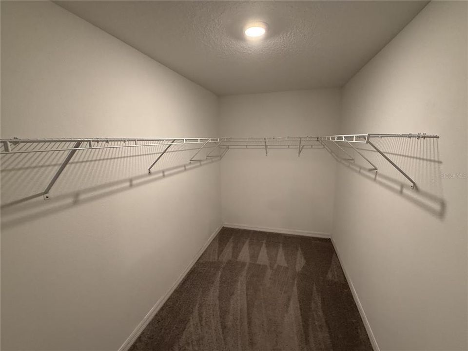 For Sale: $280,000 (4 beds, 2 baths, 1841 Square Feet)
