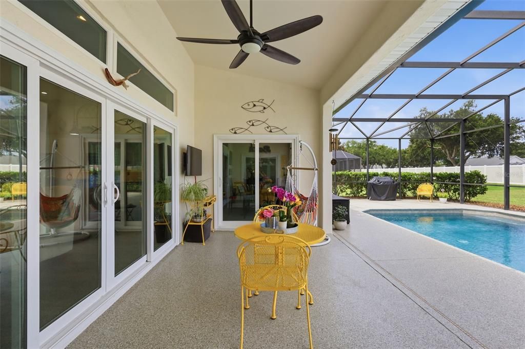 Activo con contrato: $599,000 (3 camas, 2 baños, 2290 Pies cuadrados)