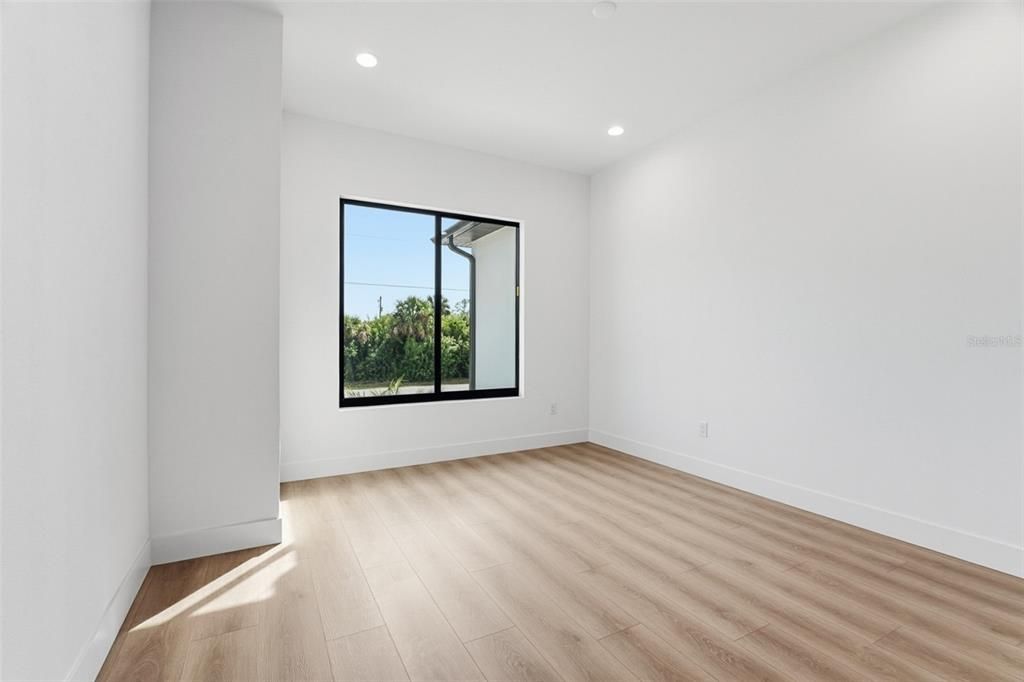 待售: $799,000 (3 贝兹, 2 浴室, 2071 平方英尺)