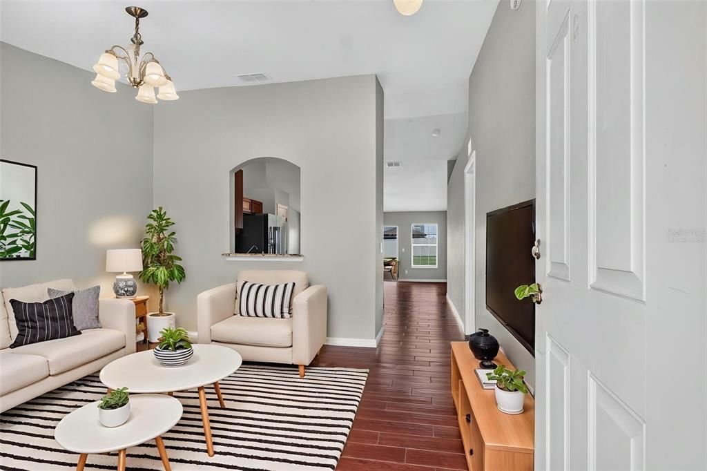 En Venta: $339,990 (4 camas, 2 baños, 1715 Pies cuadrados)