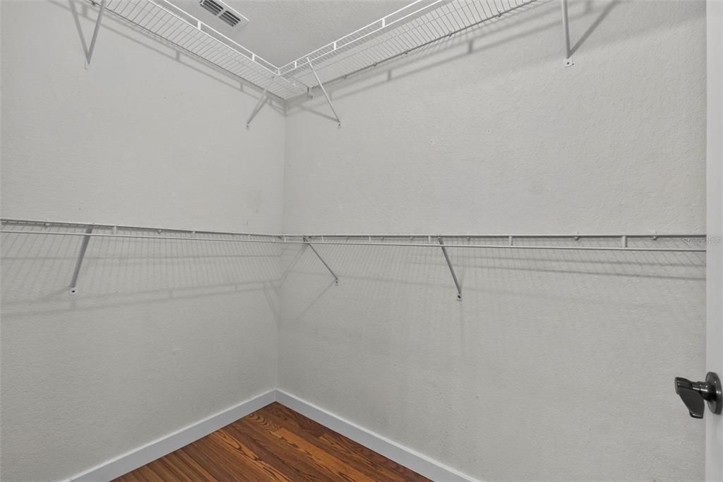 En Venta: $339,990 (4 camas, 2 baños, 1715 Pies cuadrados)