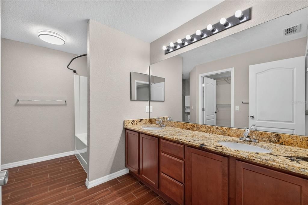 En Venta: $339,990 (4 camas, 2 baños, 1715 Pies cuadrados)