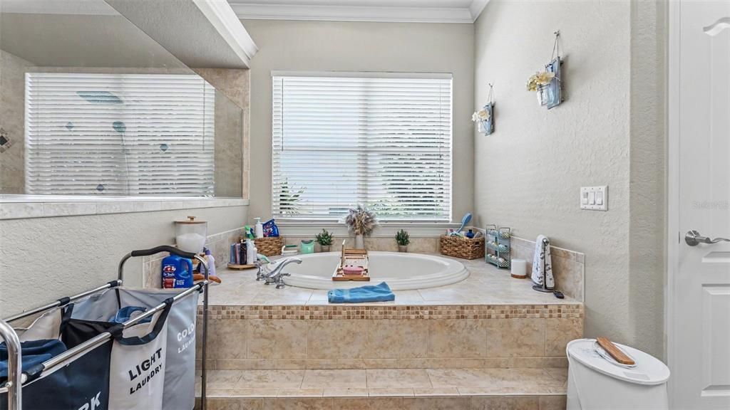 En Venta: $565,000 (4 camas, 3 baños, 2887 Pies cuadrados)