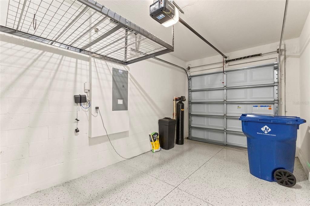 For Rent: $2,400 (3 beds, 2 baths, 1758 Square Feet)