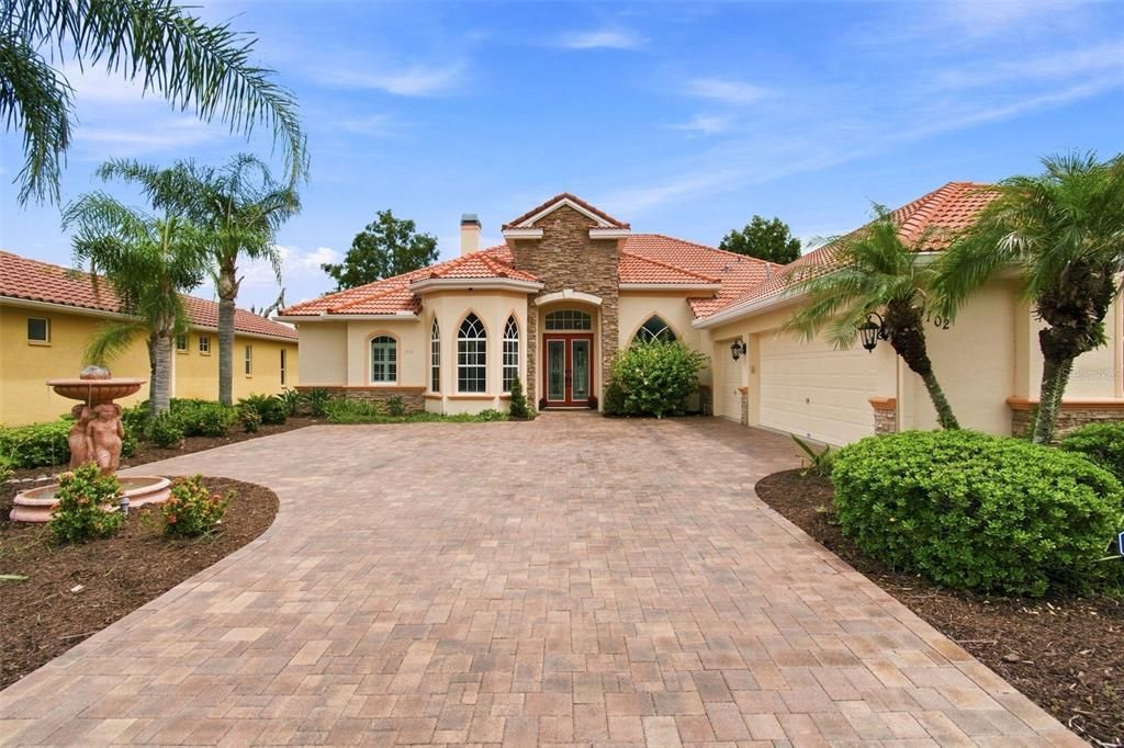 For Sale: $579,000 (4 beds, 3 baths, 2713 Square Feet)