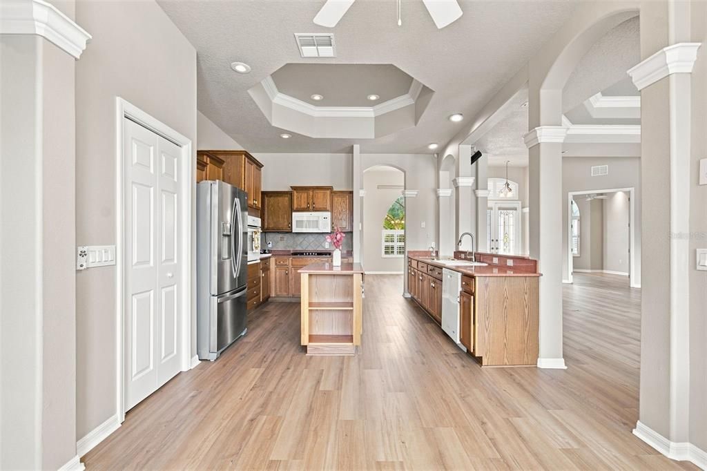 For Sale: $579,000 (4 beds, 3 baths, 2713 Square Feet)