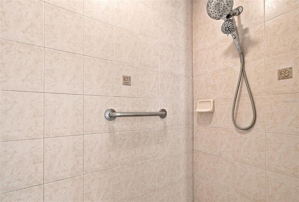 For Sale: $579,000 (4 beds, 3 baths, 2713 Square Feet)
