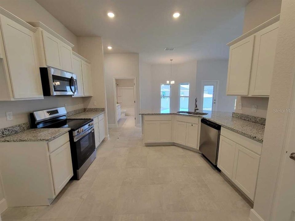 En Venta: $388,850 (4 camas, 3 baños, 2508 Pies cuadrados)