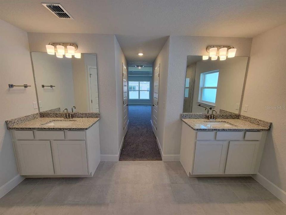 En Venta: $388,850 (4 camas, 3 baños, 2508 Pies cuadrados)