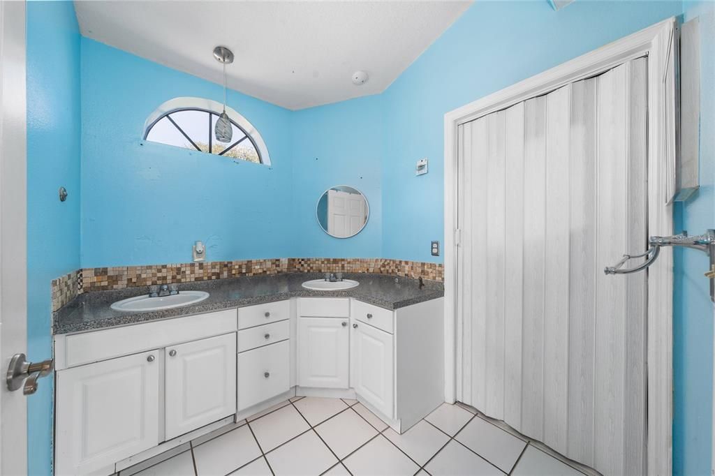 For Sale: $429,990 (3 beds, 3 baths, 1996 Square Feet)