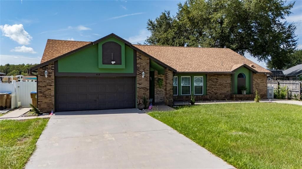 For Sale: $429,990 (3 beds, 3 baths, 1996 Square Feet)