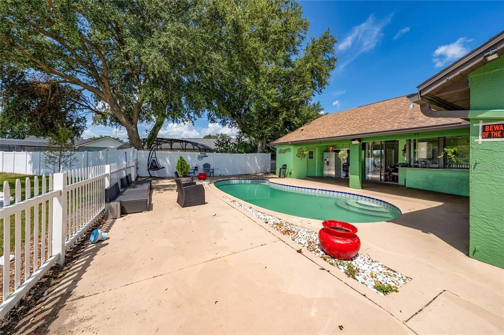 For Sale: $429,990 (3 beds, 3 baths, 1996 Square Feet)