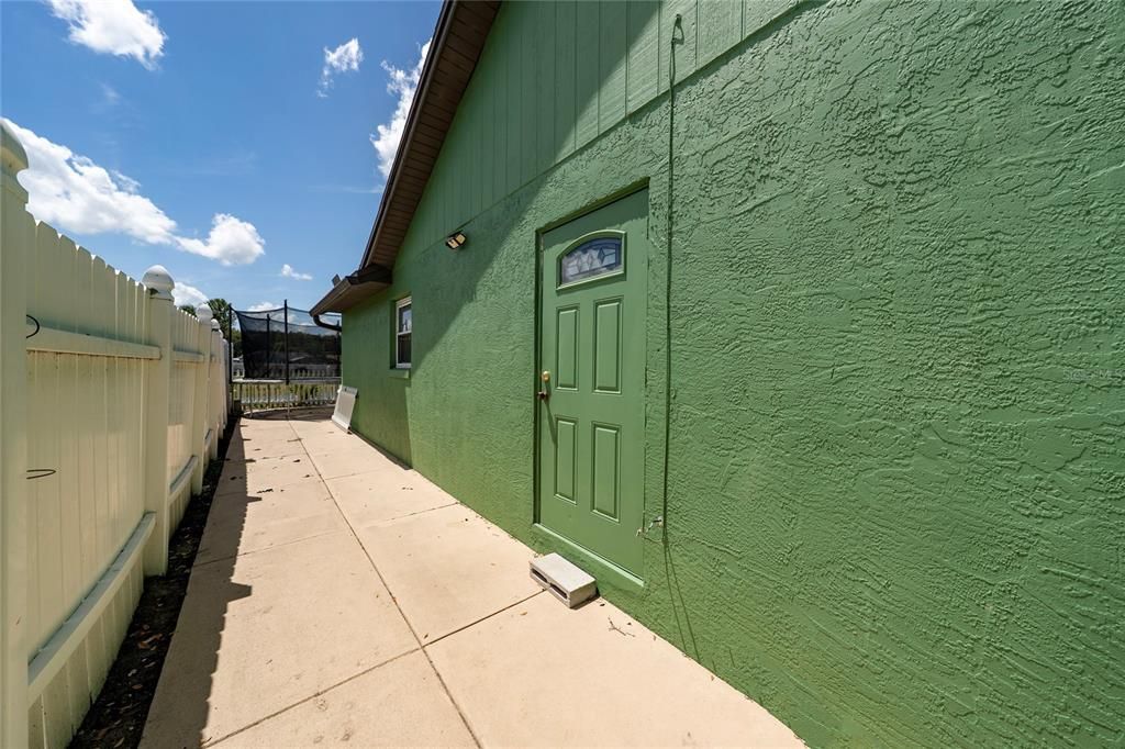 For Sale: $429,990 (3 beds, 3 baths, 1996 Square Feet)
