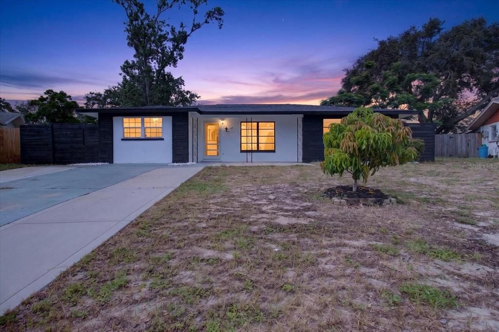 For Sale: $270,995 (3 beds, 2 baths, 1591 Square Feet)
