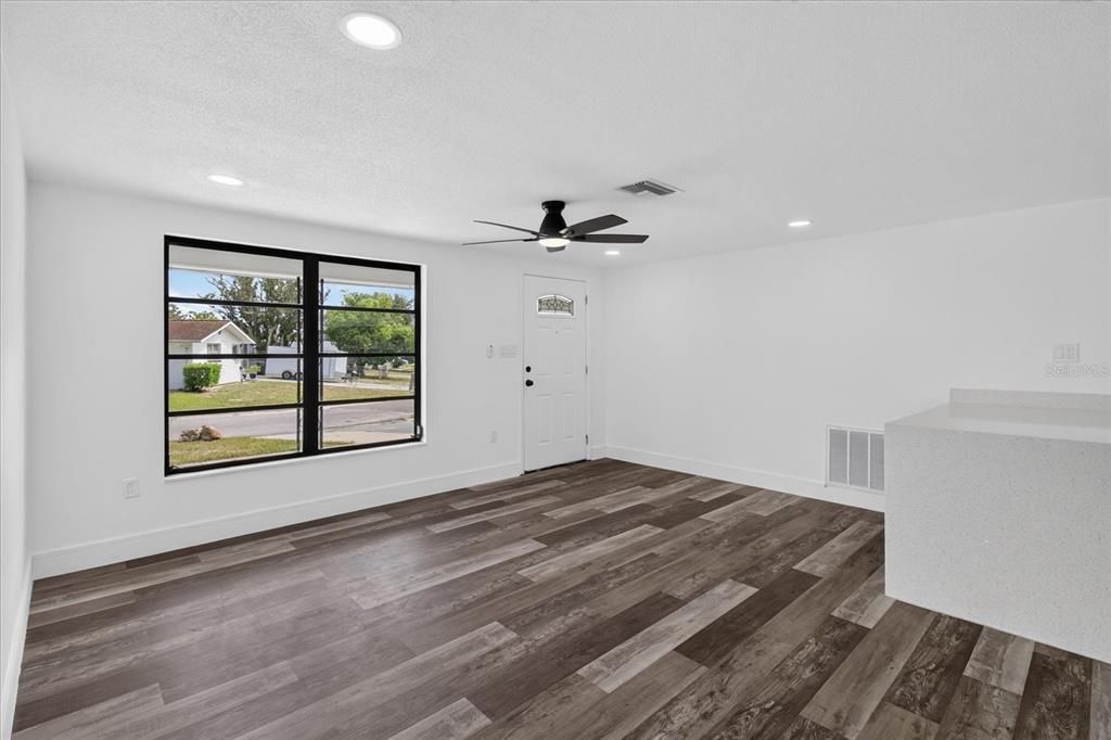 For Sale: $270,995 (3 beds, 2 baths, 1591 Square Feet)