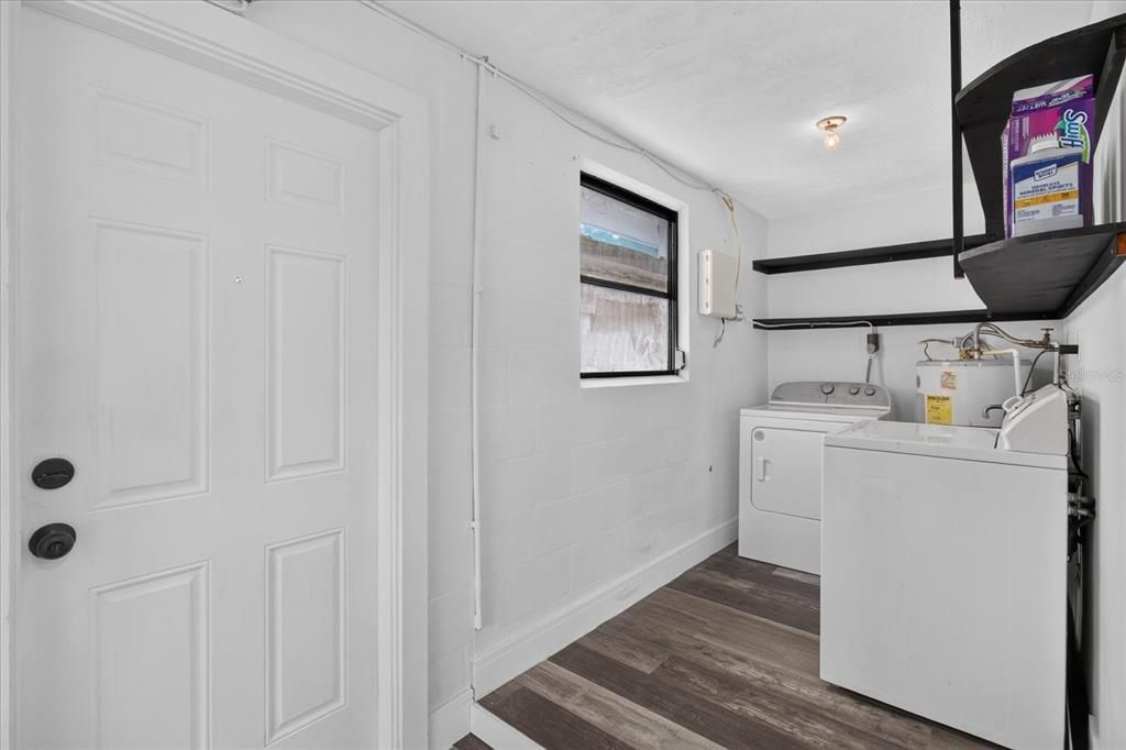 For Sale: $270,995 (3 beds, 2 baths, 1591 Square Feet)